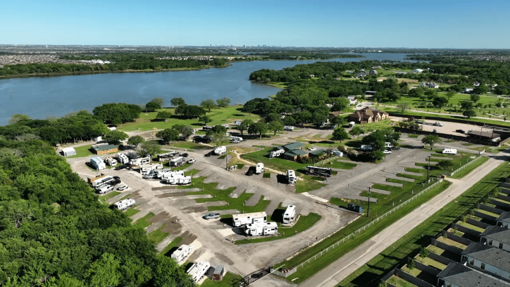 rv parks near lake ray roberts​