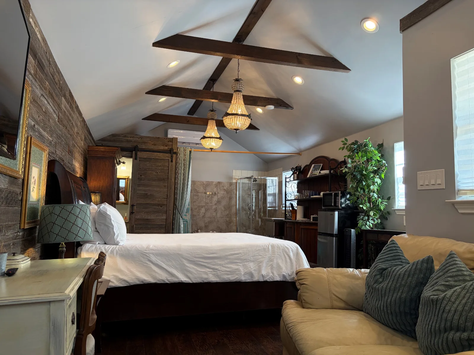 The living area in Cabin 2